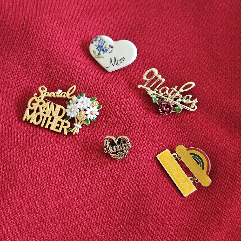 Vintage Brooch Special Grandmother Pin Bouquet set of Mother/Grandmother